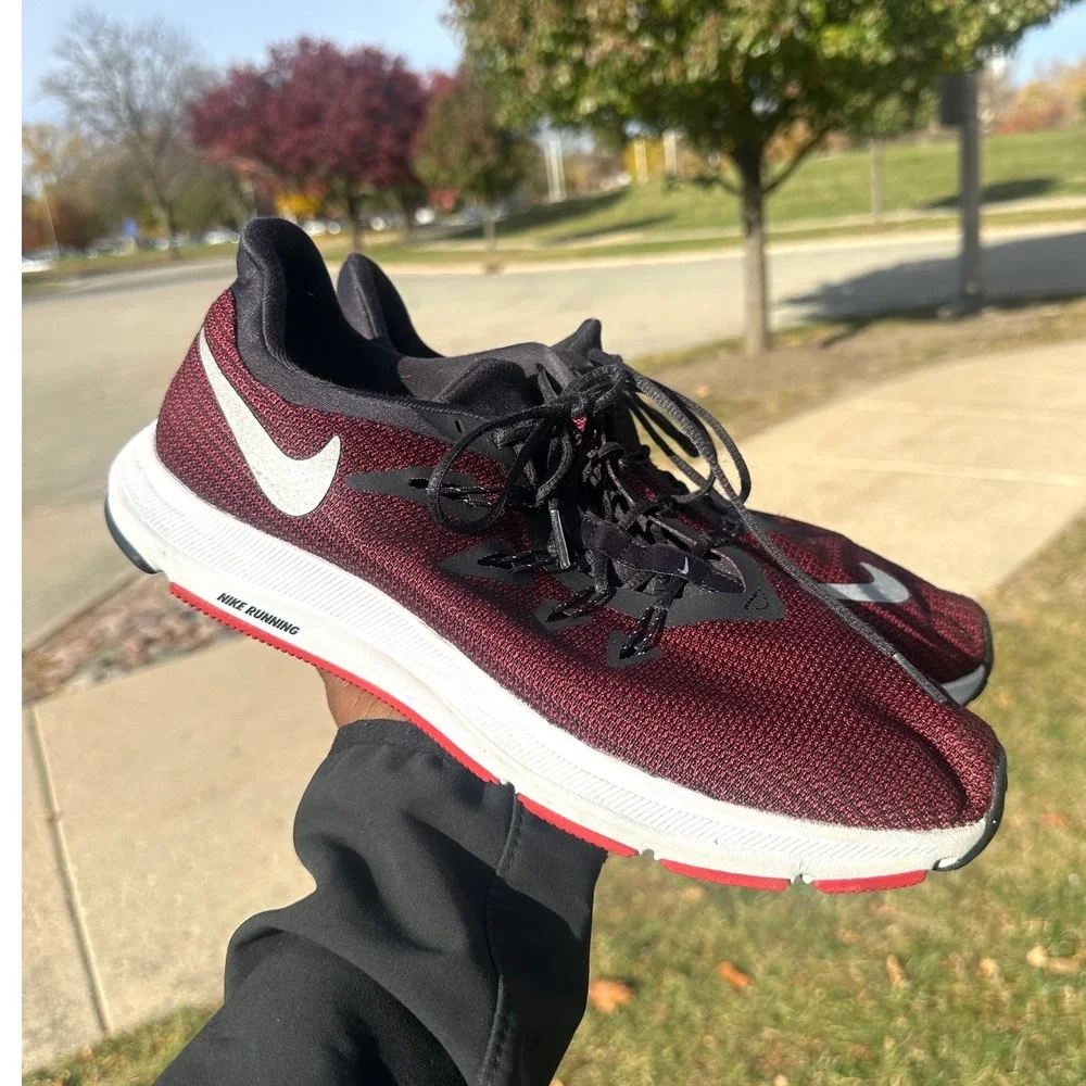 Nike Quest Men's‎ Marathon Running shoes Size 10.5 Burgundy Red